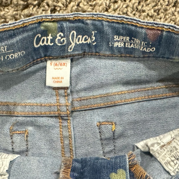 Bundle of 3 pairs of girls Cat & Jack shorts, size 6 - Picture 7 of 11